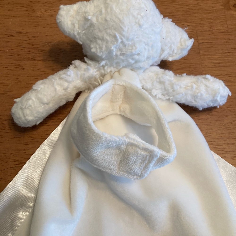 Bunnies by the Bay Baby wrist Blanket White Sheep - Picture 8 of 9